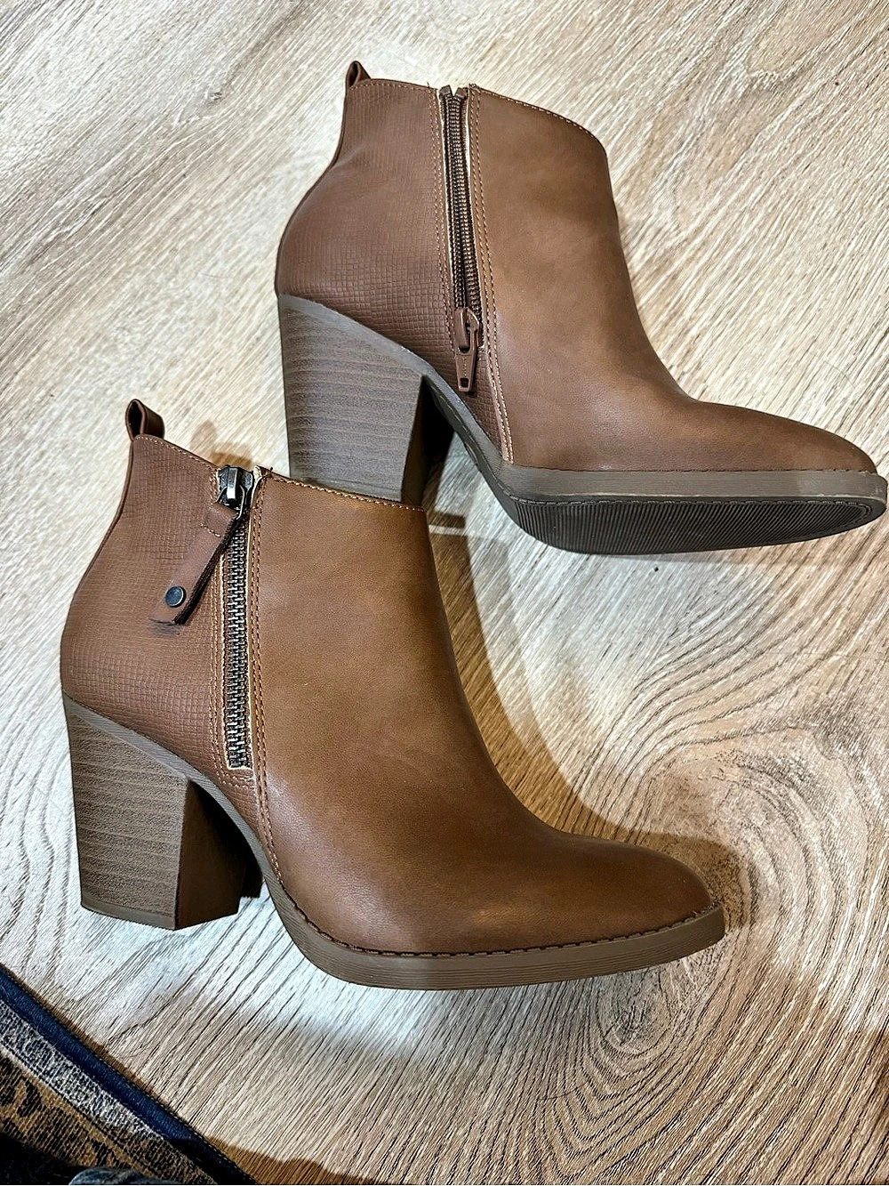 Universal threads Brown wedge Heeled Ankle Boots US 7